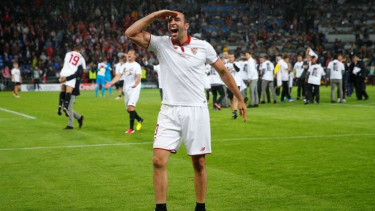 Bek Sevilla, Adil Rami