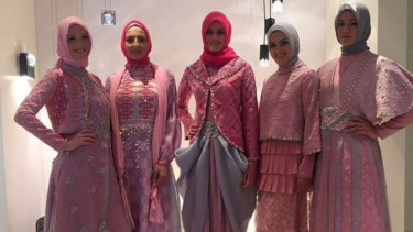 Koleksi busana muslim.