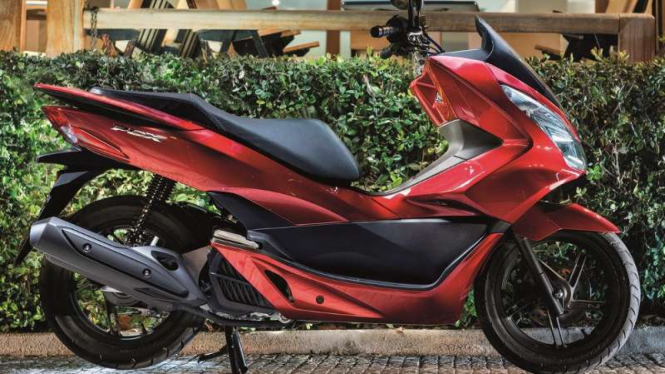 Honda PCX 125 terbaru.