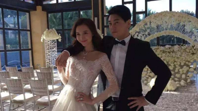Ken Zhu dan Vivian Han menikah di Bali