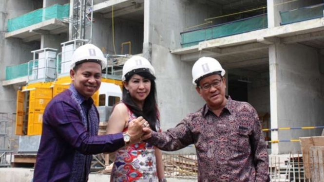 Cowell Topping Off La Terrasse Apartemen Lexington