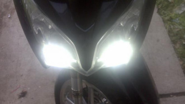 Lampu sepeda motor.