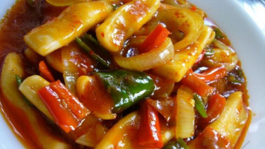 Cumi asam manis.