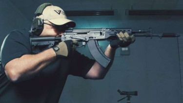 Uji coba senapan teranyar AK-400.