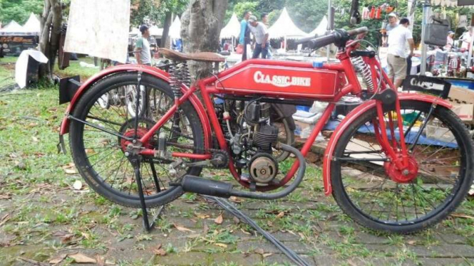 Harley replika buatan Bandung bernama Yaya Ronteng.