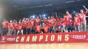 CLS Knights Surabaya juara IBL 2016