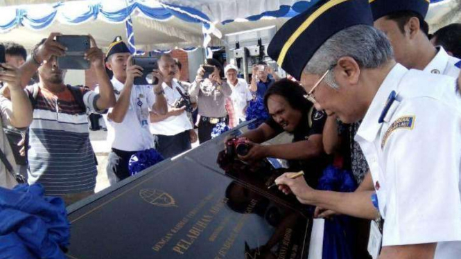 Penandatanganan peresmian 12 pelabuhan di Maluku