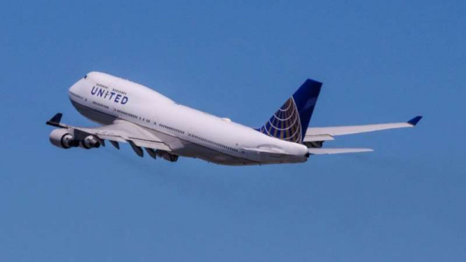 Pesawat United Airlines.