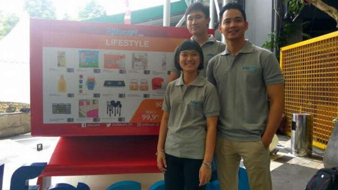 Chief Executive Officer Alfacart, Catherine Hindra Sutjahyo (kiri depan).