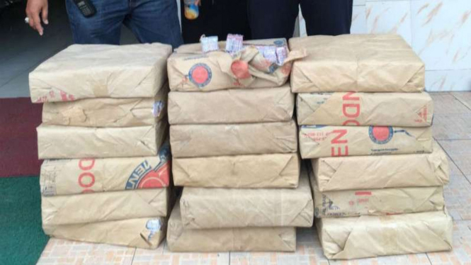 Aparat Polsek Tanah Abang sita petasan
