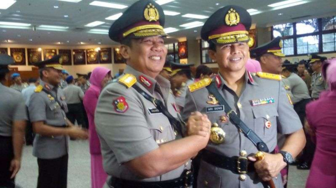 Komjen Anang Iskandar dan Irjen Ari Dono.