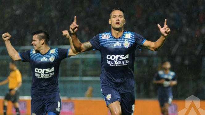 Pemain Arema Cronus, Raphael Maitimo, 