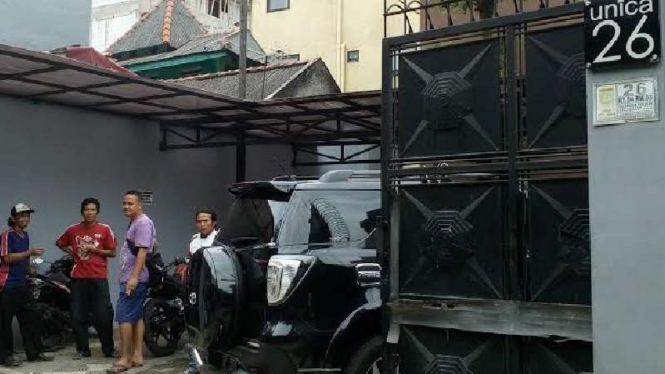Suasana di lokasi temuan mayat Mahasiswa UI Depok, Selasa, 31 Mei 2016.