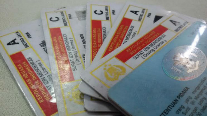 Surat Izin Mengemudi.
