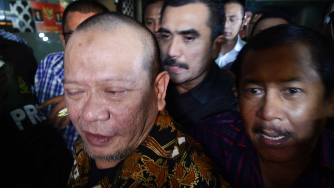 La Nyalla Mattalitti diperiksa di Kejaksaan Agung.