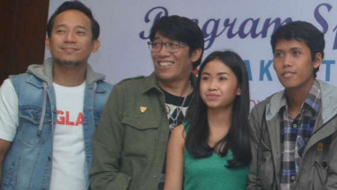 Komedian Denny Cagur dan Parto seusai konferensi pers di Jakarta pada Selasa malam, 31 Mei 2016.