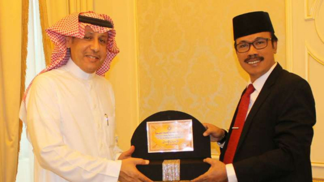 Duta Besar RI untuk Arab Saudi, Agus Maftuh Abegebriel (kanan), dan Kepala Protokol Istana Kerajaan Arab Saudi, Khalid bin Salih al-Abad, di Istana Raja, As-Salam Jeddah.