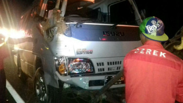 Mobil yang oleng di tol Cipali