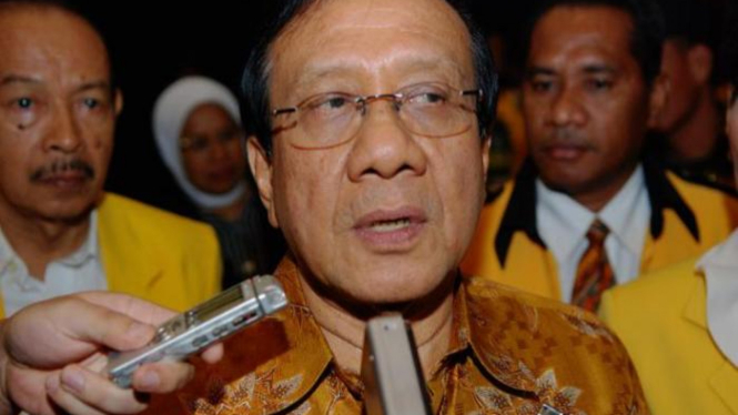 Akbar Tanjung.