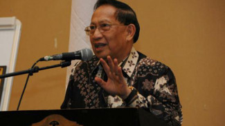 E.E Mangindaan