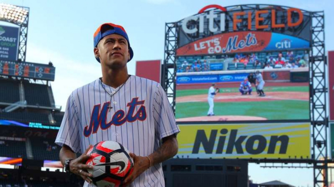 Striker PSG, Neymar.