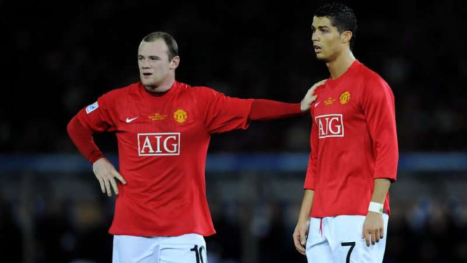Wayne Rooney (kiri) dan Cristiano Ronaldo (kanan) di musim 2007/2008
