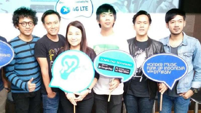 XL dan Yonder bersama musisi yang bekerja sama 