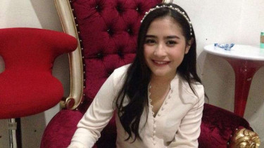 Prilly Latuconsina.