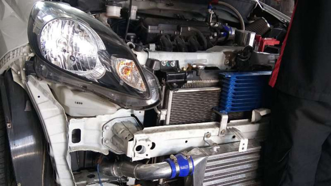 Mobil bermesin turbo.