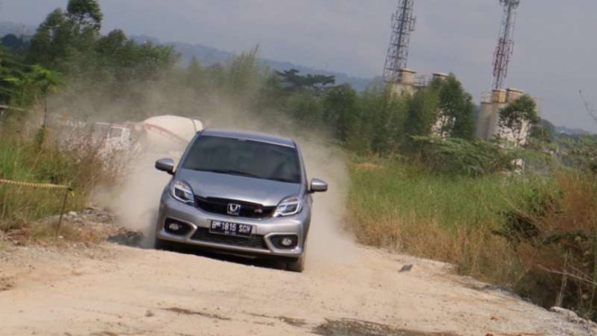 Test drive Honda Brio RS.