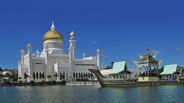 Masjid Sultan Omar Ali Saifuddin di Brunei