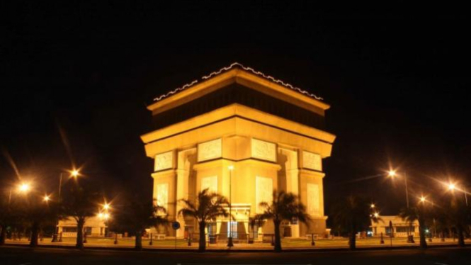  Simpang Lima Gumul Kediri.