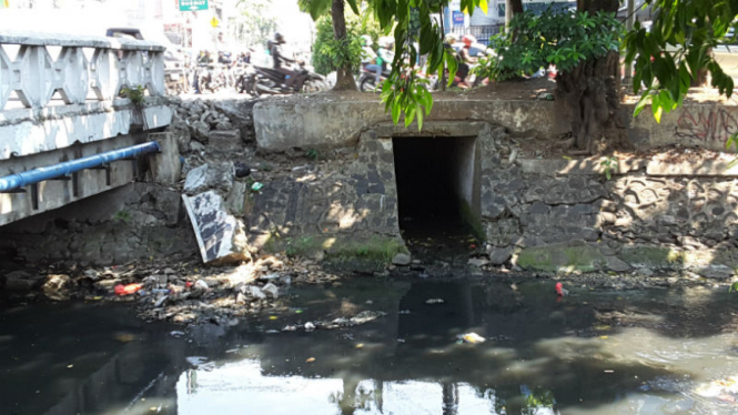 Kondisi gorong-gorong yang sempat ditinggali pemulung Jakarta