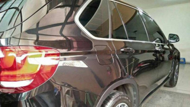 Goresan body mobil. Ilustrasi