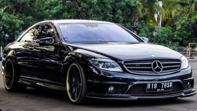 Mercedes-AMG W216