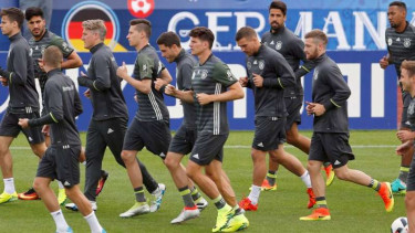 Jerman akan menghadapi Polandia