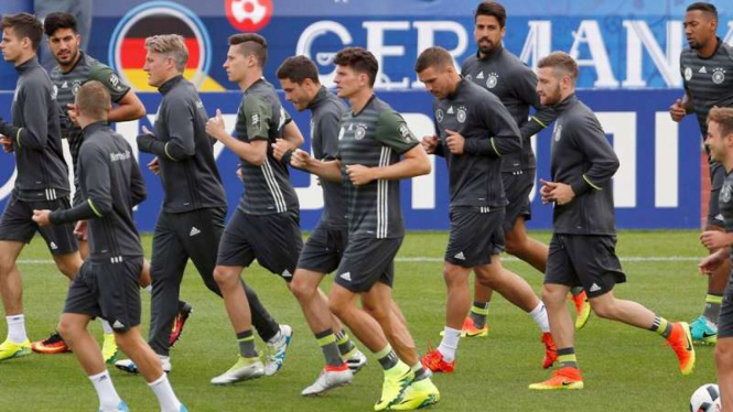 Jerman akan menghadapi Polandia