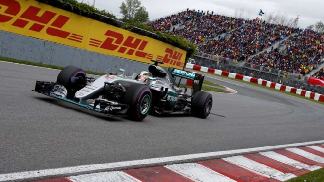 Pembalap Mercedes, Lewis Hamilton
