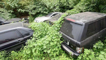 Kuburan mobil mewah di Tiongkok