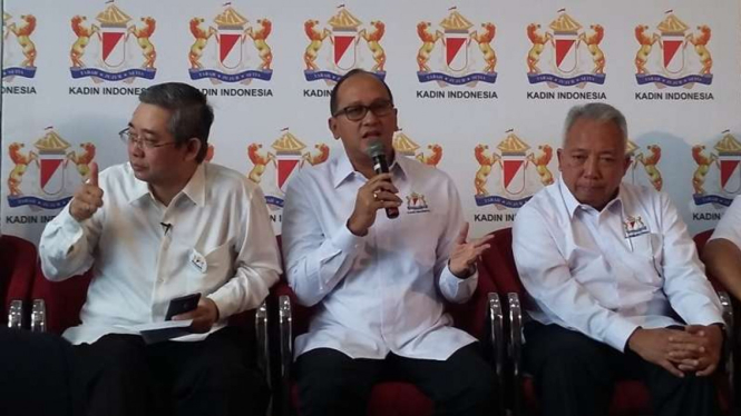 Ketua Kamar Dagang dan Industri Indonesia, Rosan P. Roeslani (tengah)