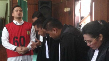 Saipul Jamil bersama para pengacaranya