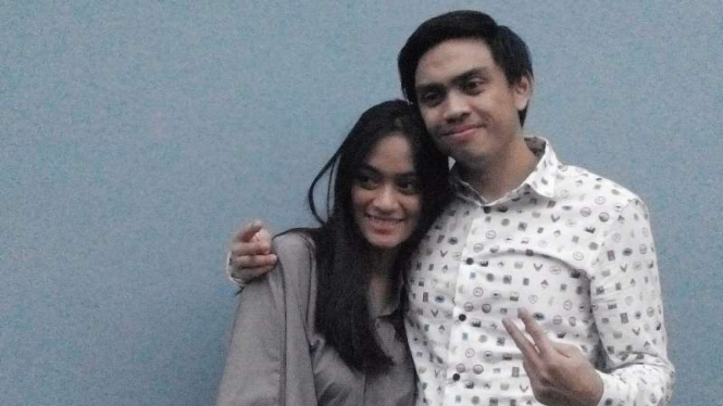 Ayudia Bing Slamet dan suami