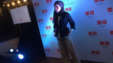 Koleksi busana muslim Uniqlo dan Hana Tajima