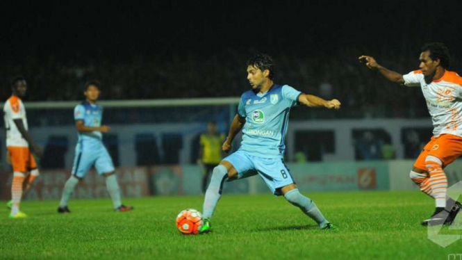 Persela Lamongan (biru)
