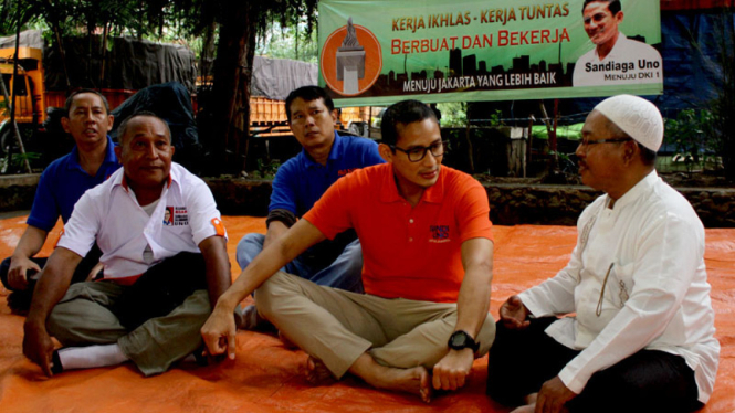 Sandiaga Uno kunjungi warga Tambora
