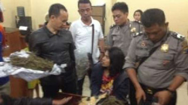 Mahasiswa pembawa ganja