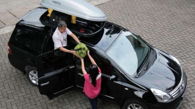 Roof Box pada kendaraan