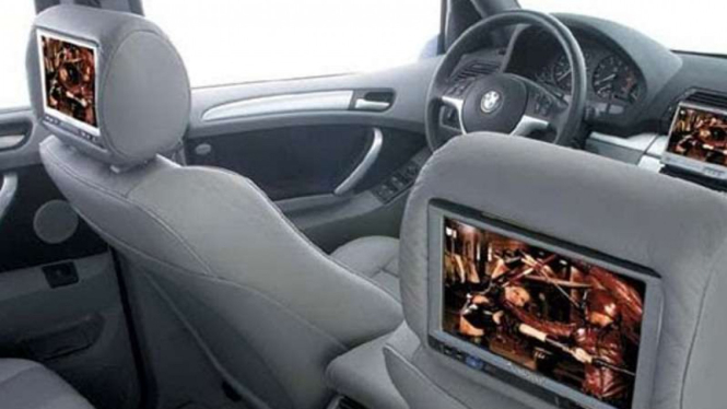Headrest mobil.