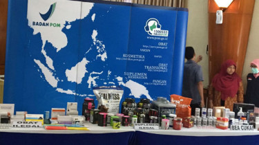 Barang bukti obat dan suplemen ilegal