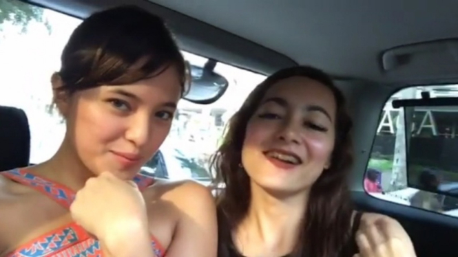 Marshanda dan Dewi Rezer